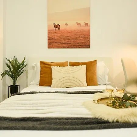 Ideal - Spacious & Modern Near Unirii Square