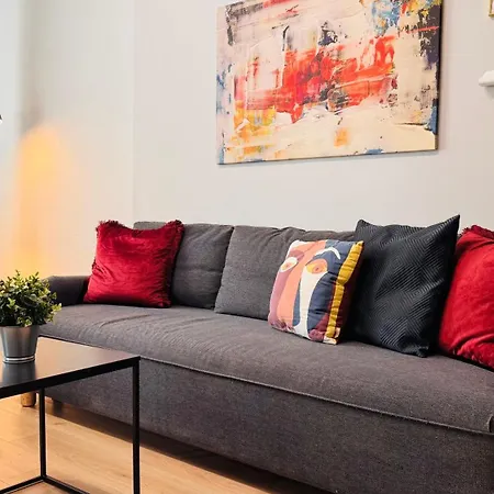 Ideal - Spacious & Modern Near Unirii Square Apartment Bucharest