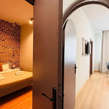 Apartment Ideal - Spacious & Modern Near Unirii Square