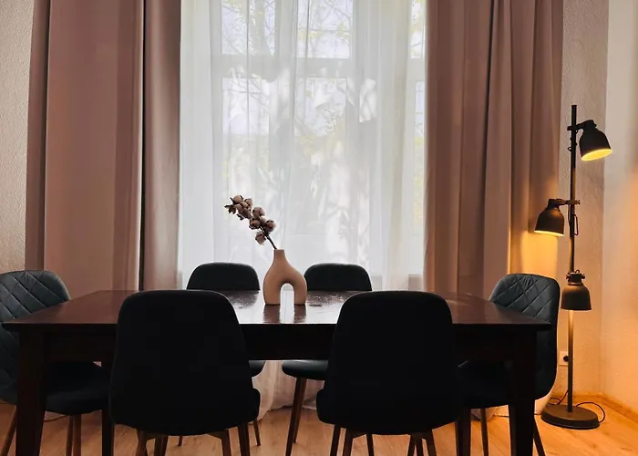 Ideal - Spacious & Modern Near Unirii Square アパート *