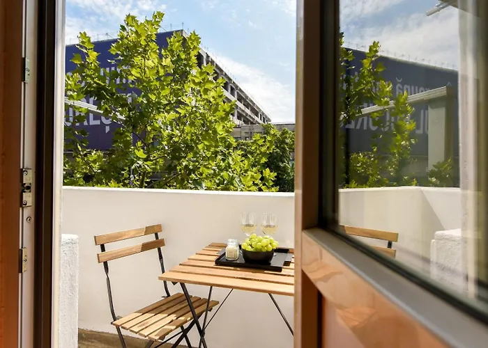 Ideal - Spacious & Modern Near Unirii Square ブカレスト