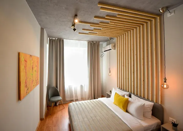 Ideal - Spacious & Modern Near Unirii Square アパート