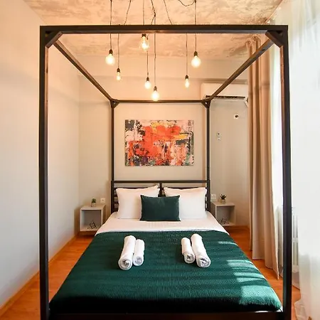 Ideal - Spacious & Modern Near Unirii Square