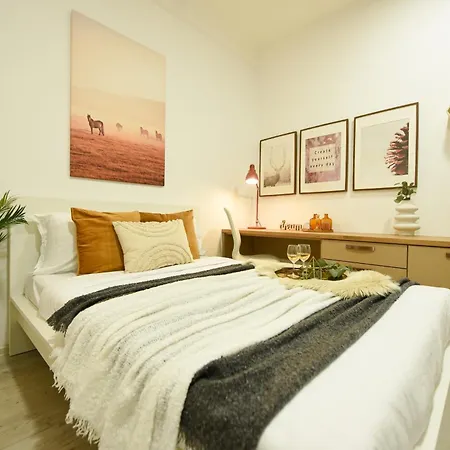 Ideal - Spacious & Modern Near Unirii Square Appartement Boekarest