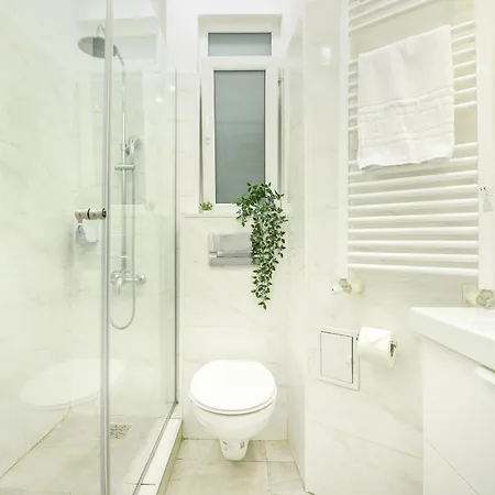 Ideal - Spacious & Modern Near Unirii Square Appartement Boekarest