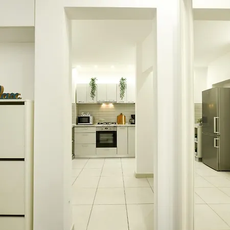 Ideal - Spacious & Modern Near Unirii Square