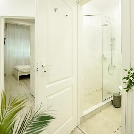 Appartement Ideal - Spacious & Modern Near Unirii Square