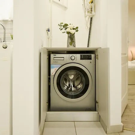 Ideal - Spacious & Modern Near Unirii Square * בוקרשט
