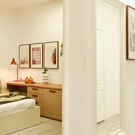 Appartement Ideal - Spacious & Modern Near Unirii Square *