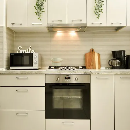 Ideal - Spacious & Modern Near Unirii Square * Boekarest