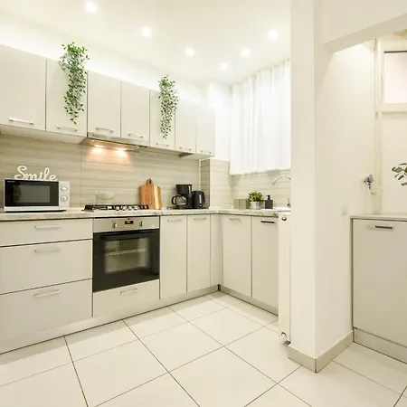Appartement Ideal - Spacious & Modern Near Unirii Square *