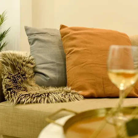 Ideal - Spacious & Modern Near Unirii Square Boekarest