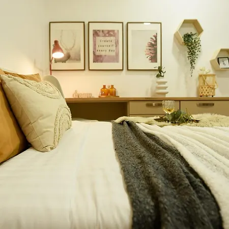 Appartement Ideal - Spacious & Modern Near Unirii Square