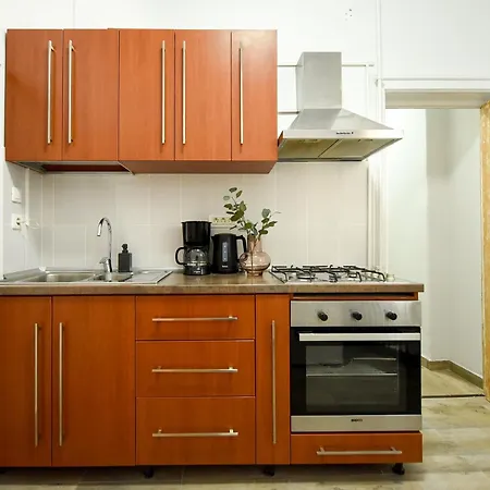 Ideal - Spacious & Modern Near Unirii Square Boekarest