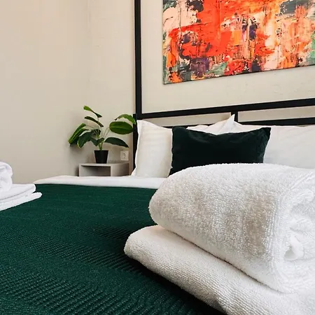 Ideal - Spacious & Modern Near Unirii Square * Boekarest