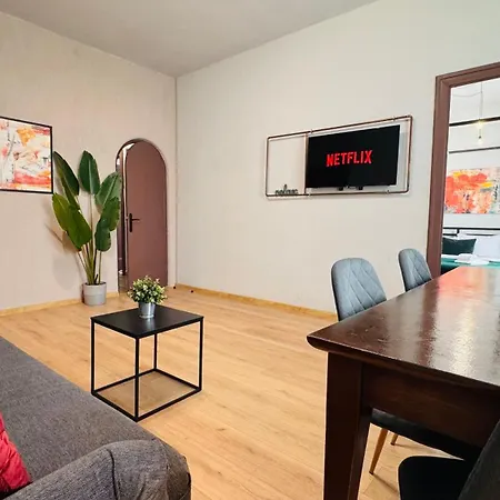 Ideal - Spacious & Modern Near Unirii Square Bukarest