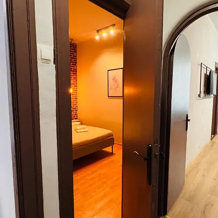 Ideal - Spacious & Modern Near Unirii Square * Boekarest