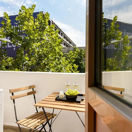 Ideal - Spacious & Modern Near Unirii Square Boekarest