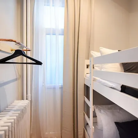 Ideal - Spacious & Modern Near Unirii Square Boekarest