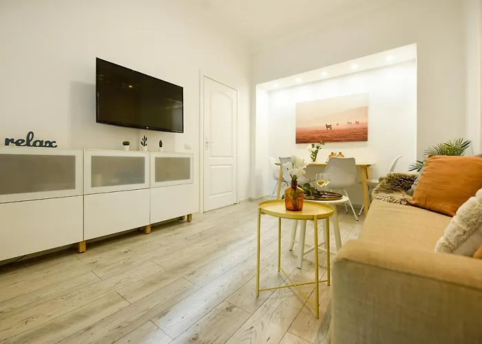 Apartman Ideal - Spacious & Modern Near Unirii Square *