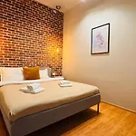 Ideal - Spacious & Modern Near Unirii Square Apartamento